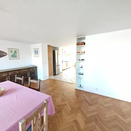 Elegant And Spacious 4br Loft In Charming Vinohrady Apartment *