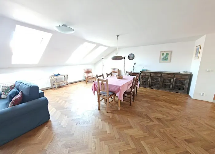 Appartement Elegant And Spacious 4br Loft In Charming Vinohrady *